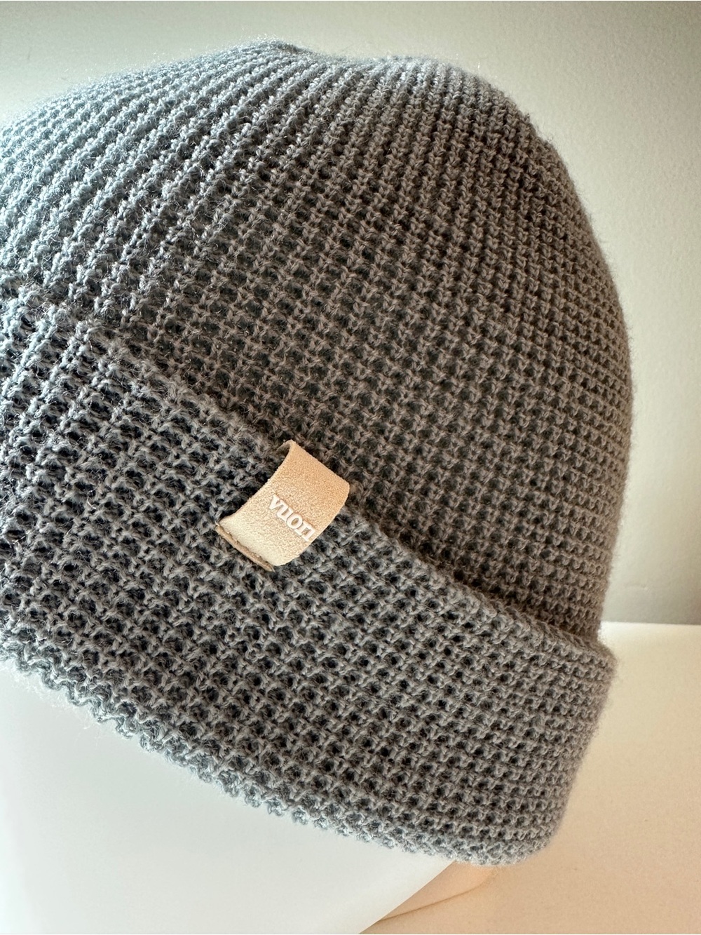 Vuori Alpine Waffle Knit Beanie Gray Cuffed Logo Tab Unisex One Size Warm Hat